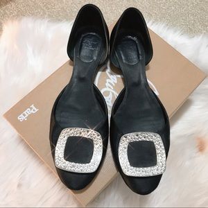 Roger Vivier crystal flat classic!